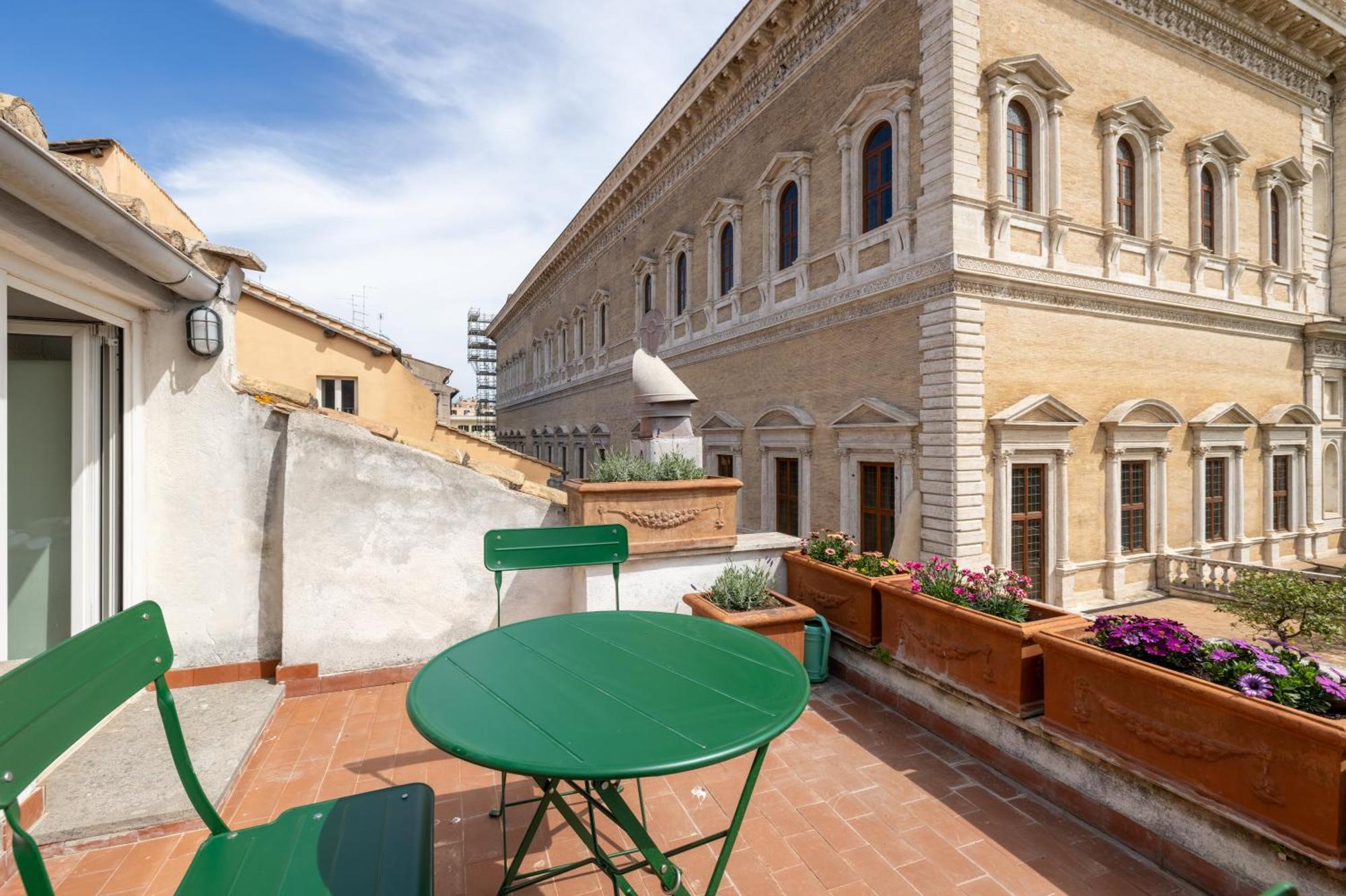 Apartmán Farnesi Terrace Penthouse Řím Exteriér fotografie