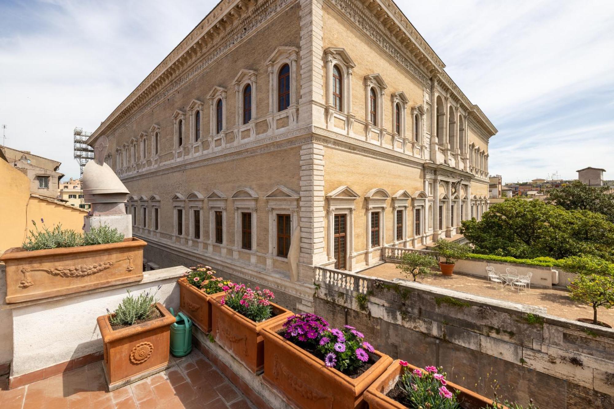 Apartmán Farnesi Terrace Penthouse Řím Exteriér fotografie
